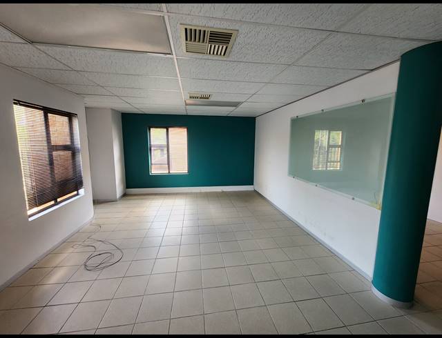 342M² OFFICE TO LET IN NORTH RIDING